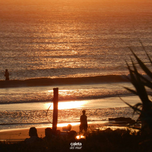 Agosto by Proyecto Alizé