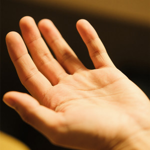 bajo su mano by Endless life 44