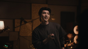 Người Im Lặng Gặp Người Hay Nói (Studio Live Session)