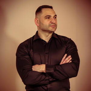 Razmik Besaljan - Mankutyun