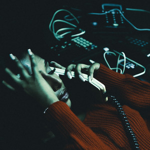 Hotline by Arsh Heer, Taxsaal