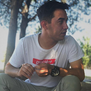 Seni Kimler Aldı?