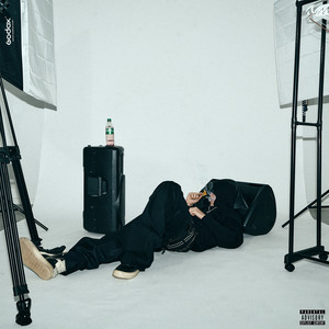 paranoia by Dee Lonely, Moka Mc
