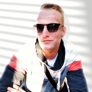 Hände um meinen Hals