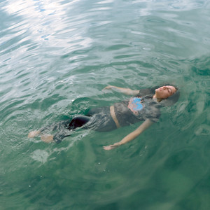 pasear entre fuentes