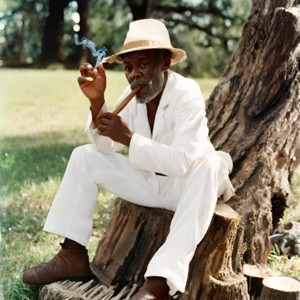 Shaanti Oorja - old black prays