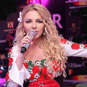 Lorenna - La Multi Ani (Live)