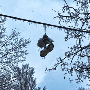 Накриває