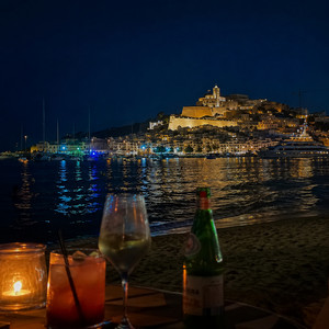 Beach Club Recovery by Penelope Cru, Meya Moe