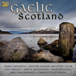 Waulking Song / Gura Mise Tha Fo Mhulad / Braes of Melinish by Dochas