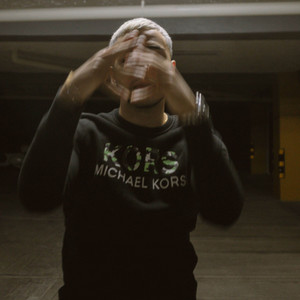 Entre Tantas by Aiden Flow
