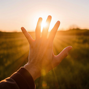 de la mano del sol by Falah97