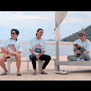 WanYen on the beach (Acoustic)