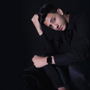 Ah Ya Habebty We Malya 3enaya by Ahmed Abdo