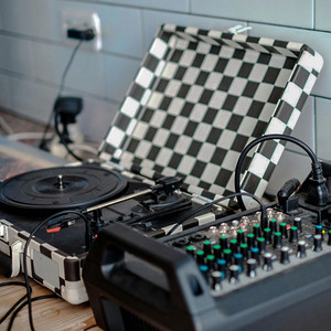 Ataqi Wahyu - Sampai Kita Curhatkan