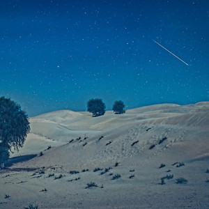 shooting stars by Ahntow