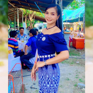 พงษ์ ชำเบง - ปกากรอมเขนย ផ្កាក្រោមខ្នើយ - นก สายน้ำ Nok Sainam