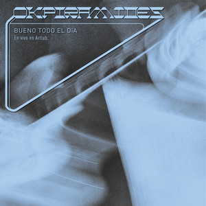Escuchando discos by Ok Pirámides