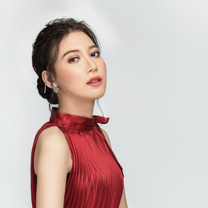 Khin Poe Pachi - တောင်းတဲ့ဆုနဲ့ပြည့်၀ရစေသား