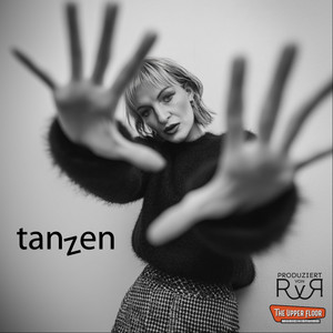 tanzen by Rena van Ryl