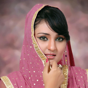 SARA RAZA KHAN - GUL AZRO KHATA(Persian Kalam NAAT SAW)