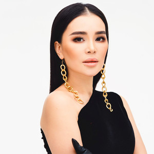 Aikerim Kalaubaeva - Қыздарға әсемдік жарасады