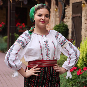 Formatia Ecou Razeni - Sta maicuta si asteapta