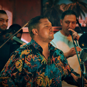 Razvan de la Pitesti - Am Fluturi In Stomac (feat. ASU)