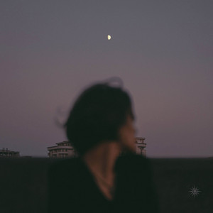 the world's in me by I'm flying, deep blue sky