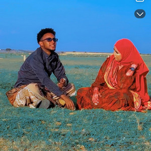 Cabdi Wali Xasan Dhuux - Cabdi wali iyo Ubax darajo "waleenbo"