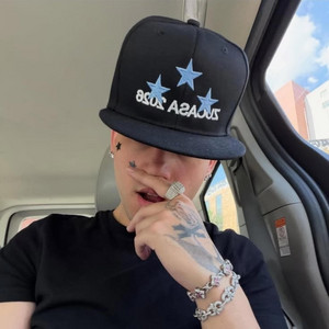 tell me* v2 by zellwow