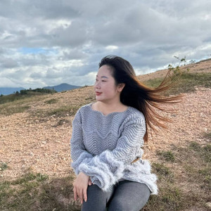 Der her - Ua Neeg Tiam No