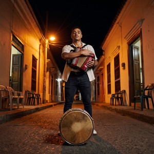 Baila Que Mañana Es Lunes by Tuto Maestre