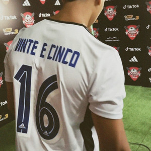 16 do Flamengo (Filipe Luís) — MC Nau