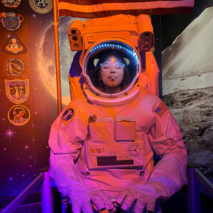 Leon Lugór - Talking To the Moon :(