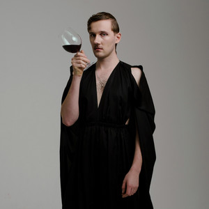 Kiri Mioki - Rode Wijn