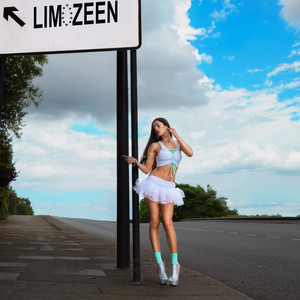 Limozeen by Arum Flowers