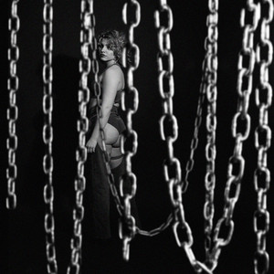 chains by chrisi