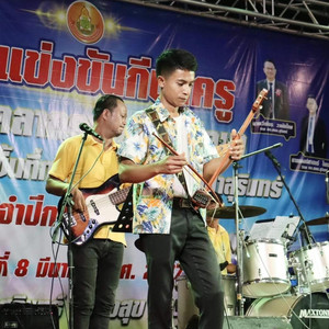 บรรเลงซอกันตรึมไหว้ครู ก๊อฟ ชัชวาล