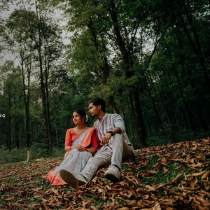 Laal pair saree by Sanjiwan Gowala