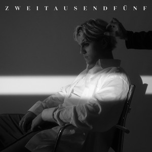 ZWEITAUSENDFÜNF cover art