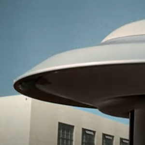 Portada de Alien Stations
