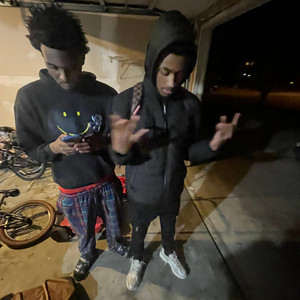 2 man game (feat. kay3hree)