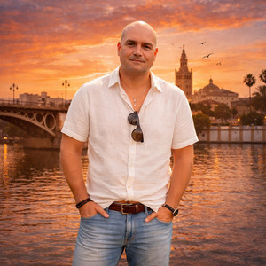 En Sevilla Volví a Vivir by Nico Vermaeck