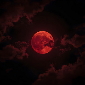 Red Moonlight by hilareity, recrafted