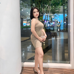 Estela Nazaret - DJ BEAUTY AND A BEAT