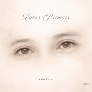 Luzes Primais by Léafar Chiaro