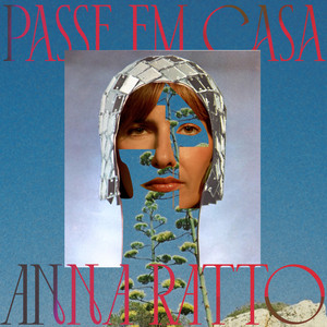 Passe em Casa by Anna Ratto