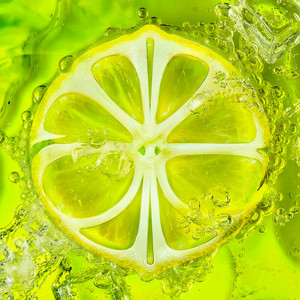 LEMONADE (feat. Becky G)