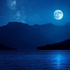 Dreams in the Moon by CHENCHI